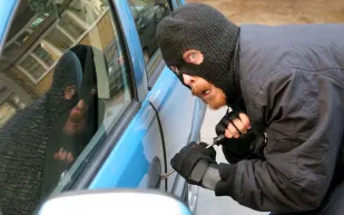 هل تدخل سياراتك بلا مفتاح؟ اذا، فهي الاسهل في السرقة!