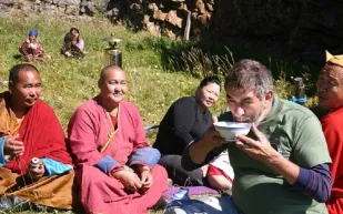 قصة رجل طاف جميع بلدان العالم