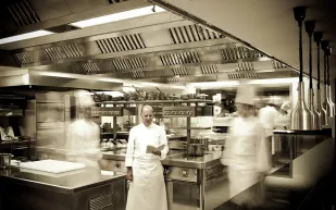 شيف عالمي يفتتح اول مطاعمه في دبي