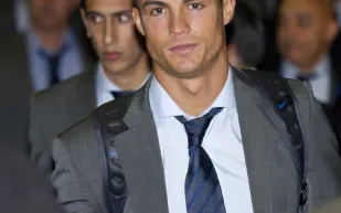 رونالدو المتحدث الرئيس فــي افتتاح مؤتمر دبي الدولي