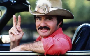 بيرت رينولدز:  من ملاعب الكرة  إلى بطولة أفلام الأكشن