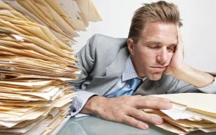 قلة النوم تضعف امكانية السيطرة على النفس وصنع القرار 