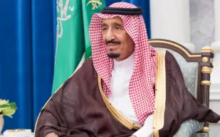 بالصور: أمام خادم الحرمين الشريفين .. أمير الحدود الشمالية ووزير الإسكان يؤديان القسم