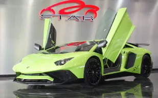 صور.. سيارتان من طراز لامبورغيني أفنتادور “Lp 750-4 Sv” للبيع في دبي