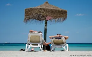 لماذا نمرض كثيراً أثناء الإجازات بالذات؟