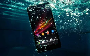 بالصور أفضل خمس هواتف ذكية مقاومة للماء 