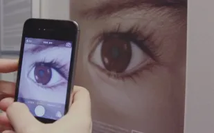 رضيع عمره ثلاثة أشهر يفقد بصره بسبب فلاش الكاميرا 