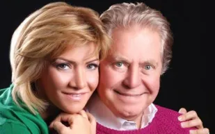 طليقة حسين فهمي تكشف مفاجآت مثيرة عن طلاقهما