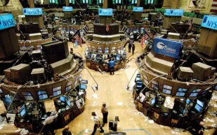 صحفي صيني “يعترف” بأنه تسبب بفوضى الأسواق المالية