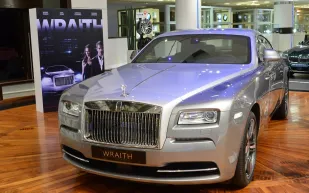 الإمارات تستقبل رولز-رويس رايث "المستوحاة من الأفلام" محدودة الإصدار