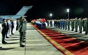 بالصور: وصول جثامين شهداء الامارات 