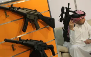 ما هي شروط شراء الأسلحة من معرض أبوظبي للصيد؟