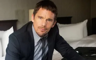 إيثان هوك: يستمد من الماضي حاضره 