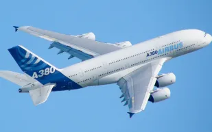 إيطالي ادعى وجود قنبلة كي لا تفوته الطائرة