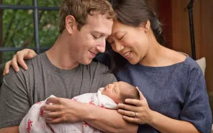 ابنة زوكربيرغ نجمة فيس بوك ولم يتجاوز عمرها شهران