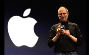 الذكرى التاسعة لاعادة اختراع الهاتف عبر أبل 