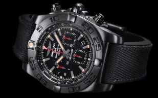 ساعة بريتلينغ كرونومات 44 بلاكستيل