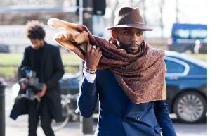 بالصور,,إليك أجمل أساليب اعتمار القبعة بحسب الشوارع العالمية