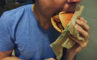 عندما تكفّ عن أكل اللحوم تكون النتيجة…