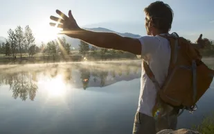 5  اسباب تدفعك للسفر منفردا 