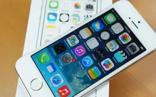 ابل ستزيل الرقم 5 ليكون اسم الهاتف القادم  الايفون SE 