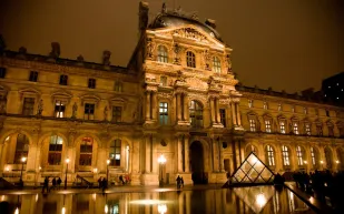 قصر فرساي  عندما تلتقي الفخامة بالبساطة 