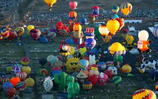 مهرجان المناطيد في الفلبين طيران لثلاث ايام متواصلة 