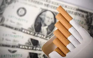 السعودية: مضاعفة أسعار التبغ رسمياً