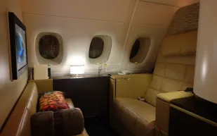 ما معنى السفر في مقصورة تكلف 25 ألف دولار؟