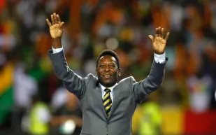 انباء غير مؤكدة عن وفاة الأسطورة بيليه