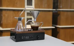 بالصور.. Barisieur منبه وصانعة قهوة في جهاز واحد