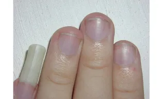 لماذا الرجال يربون الظفر الصغير.. وماهي رسالتهم؟