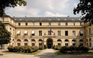 لأول مرة في التاريخ.. اللغة العربية رسمياً في المدارس الفرنسية