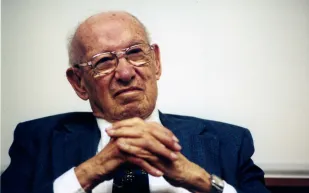 بيتر دراكر أفضل خبير اداري  في القرن العشرين