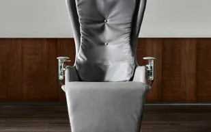 كرسي Elysium بسعر 26 ألف دولار فما سره