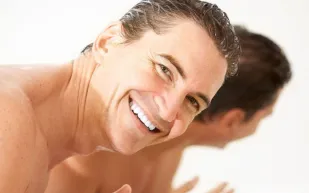 ما هي العوامل المضرة بصحة البشرة ؟