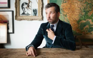 نك ساليفان النضج في الاسلوب والسر في البليزر