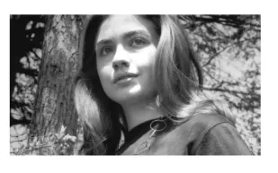 لماذ وُصفت هيلاري كلينتون بـ الغبية في شبابها