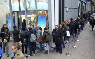 طوابير لشراء الهاتف One Plus 3T في المملكة المتحدة 