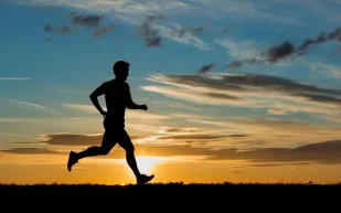 الاستيقاظ المبكر سر حياة الناجحين والأصحّاء