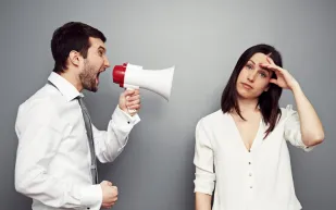 المرأة لغز  11 قاعدة لفكّ طلاسمه