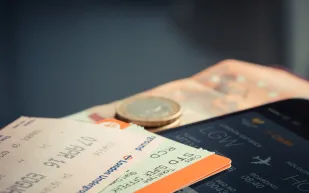 كيف تحجز تذاكر طيران رخيصة 