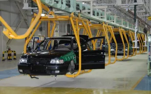 مسؤول ألماني توجه لإنشاء مصانع لتجميع سيارات مرسيدس و BMW في السعودية