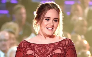 أديل تحصد كبرى جوائز جرامي