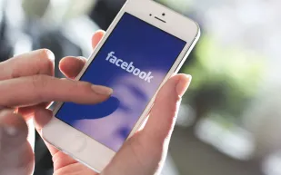 فيسبوك يصدم المستخدمين بخاصية جديدة تستنفذ باقة الإنترنت بأكملها 