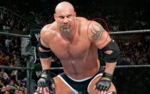 تعرف على السر الغريب وراء اختيار غولدبيرغ لهذا الوشم ؟ (صورة)