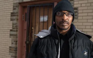 سألوه هل أنت مسلم؟.. احتجاز نجل محمد علي بمطار أميركي (فيديو)