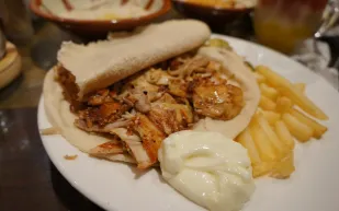 فيديو| من حلم النانو إلى بيع الشاورما قصة نور الغامدي