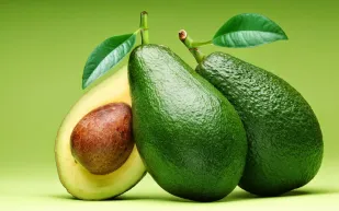 لماذا يجب الحذر من تناول الأفوكادو