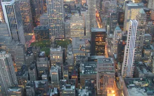 كم تبلغ تكلفة استئجار شقة من غرفة نوم في 30 مدينة رئيسية حول العالم